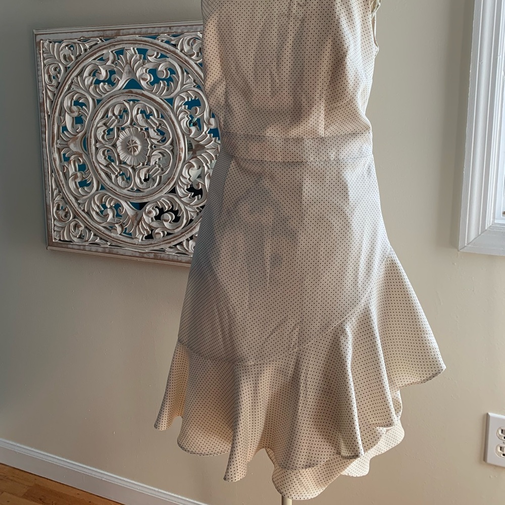 Causal dress with tiny polka dots